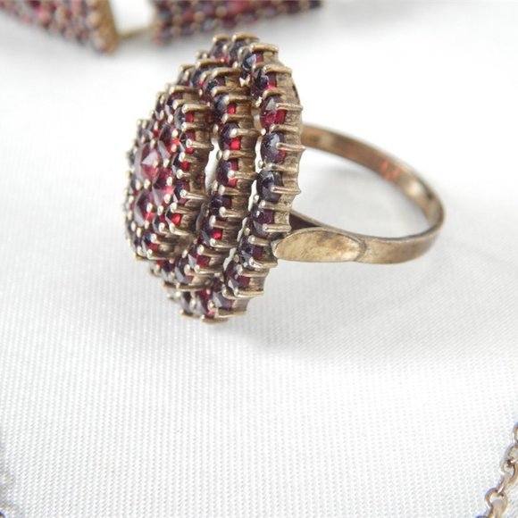 Vintage Bohemian Clustered True Garnet 900 Silver 5-Piece Jewelry Set - Picture 3 of 12